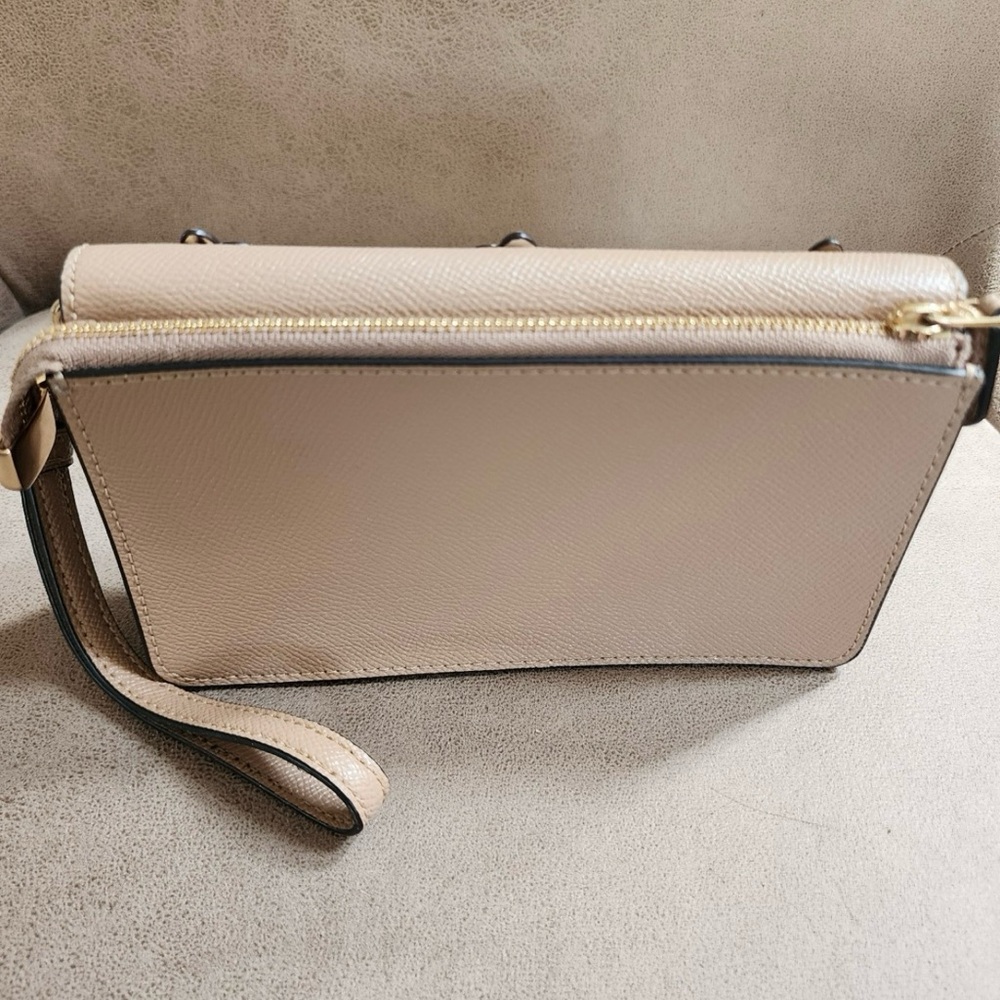 Coach Flower Fold-Over  Wristlet/Clutch  EUC - Picture 3 of 9